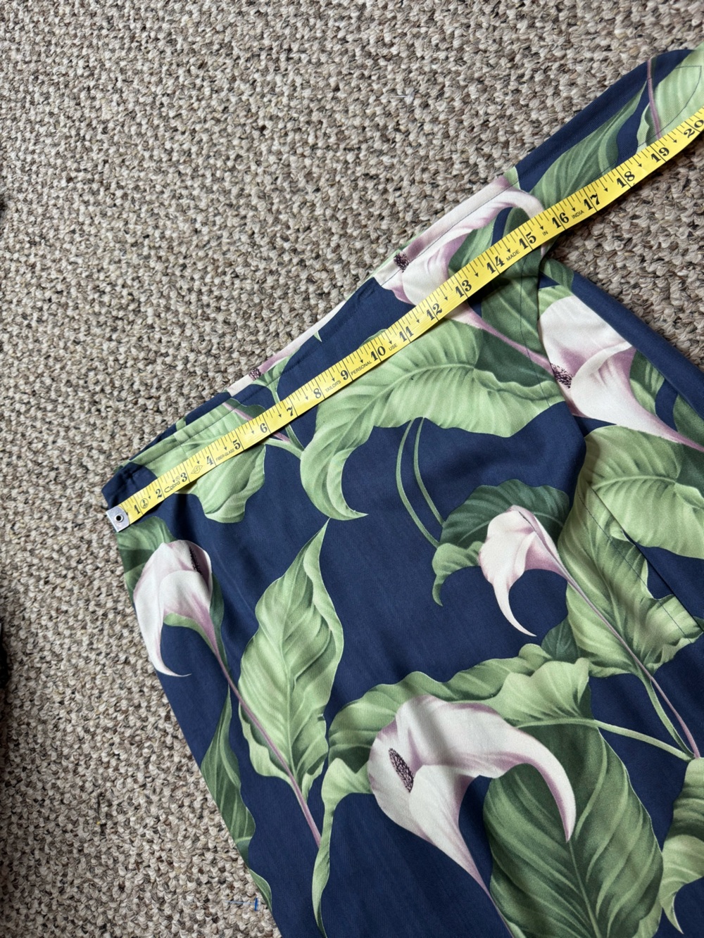 Tommy Bahama Silk Calla Lily Wrap Skirt size S - Picture 5 of 6